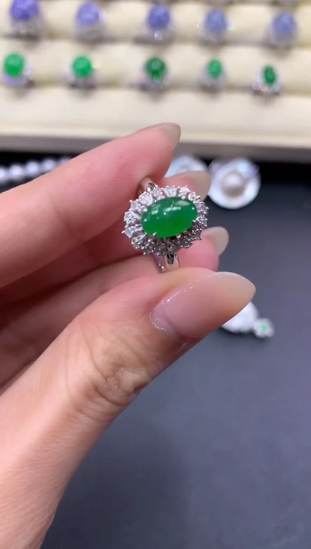 【闪购商品】翡翠戒指18K金镶嵌a117
