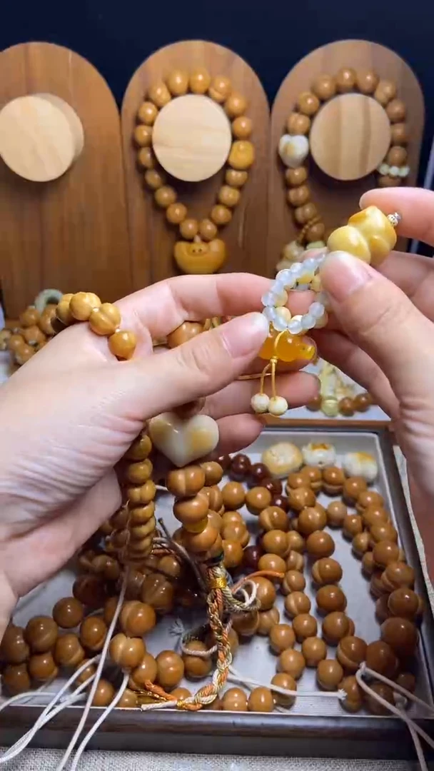 手串猴头核桃刘*子全品光面聚宝盆藏式一套手持