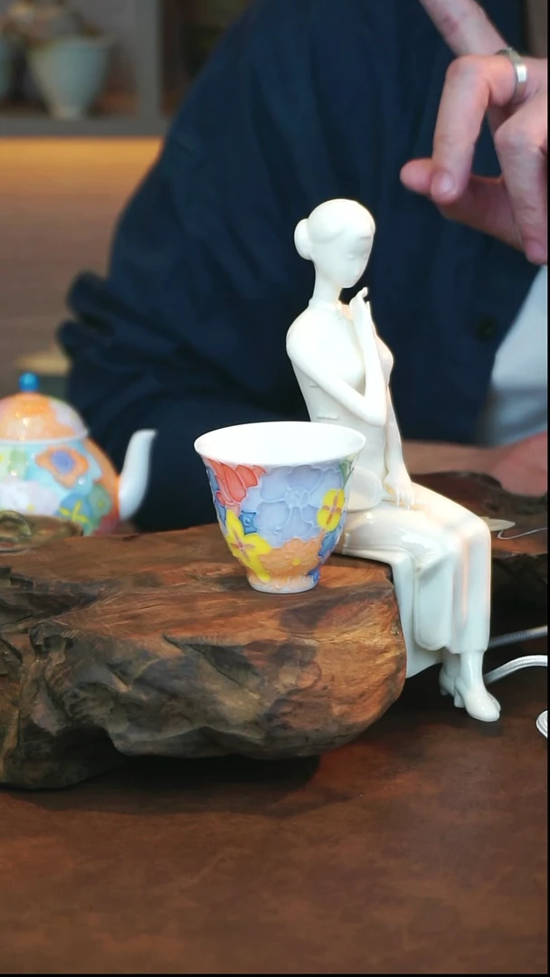 阿*茶杯一只------