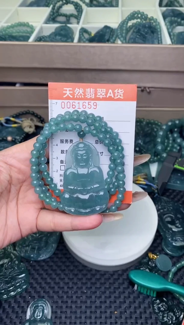翡翠未镶嵌颈饰