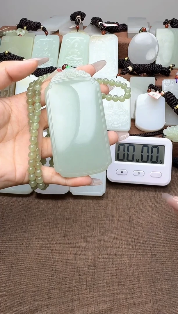 颈饰未镶嵌和田玉1