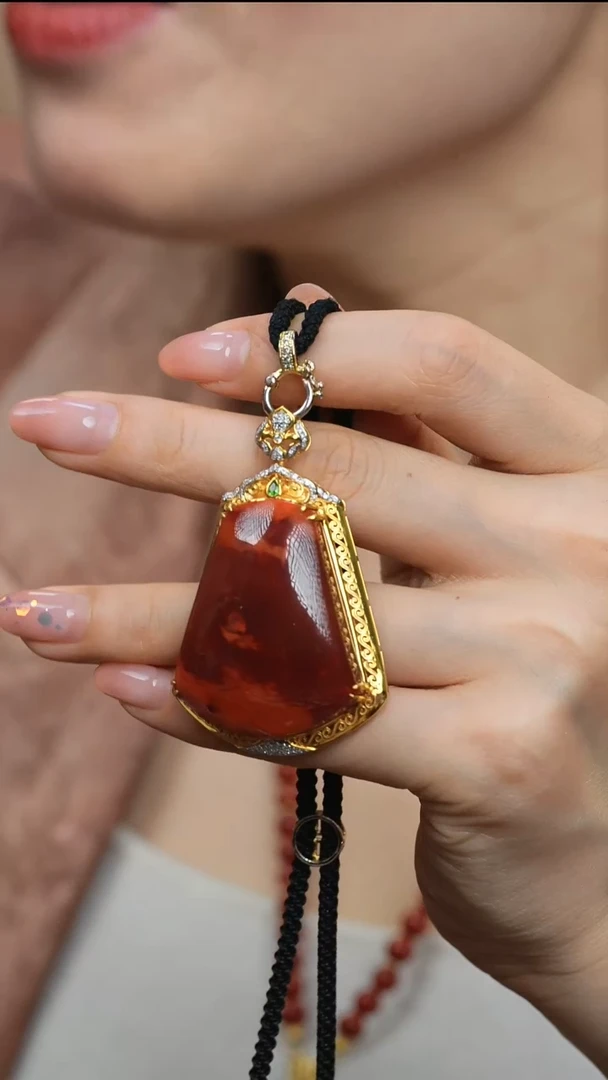 南红玛瑙吊坠18K金镶嵌@D-165@