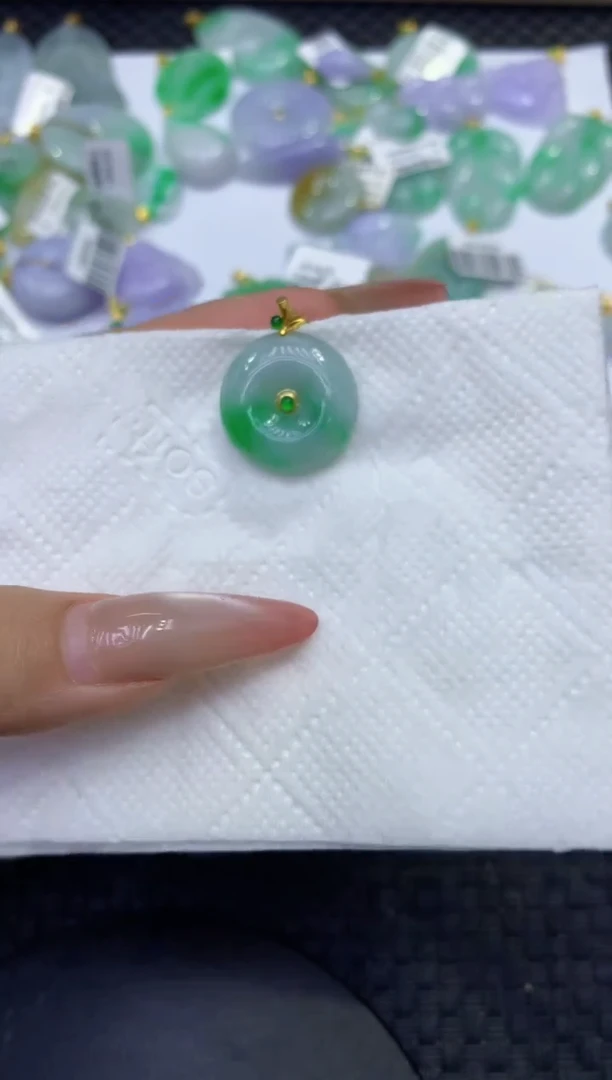 颈饰18K金镶嵌翡翠天然缅甸A货翡翠