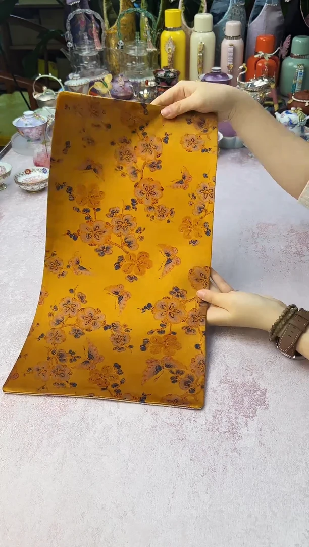 123 琥珀色蝶恋梅花茶席