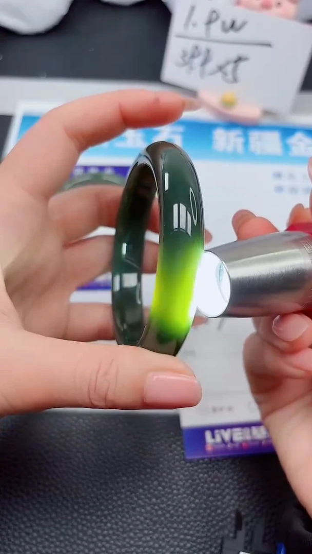 【闪购商品】和田玉手镯未镶嵌317