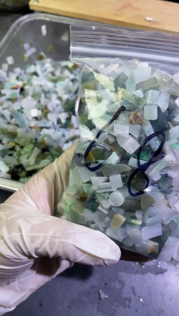 【闪购商品】翡翠颈饰未镶嵌天然翡翠迷你号500克68