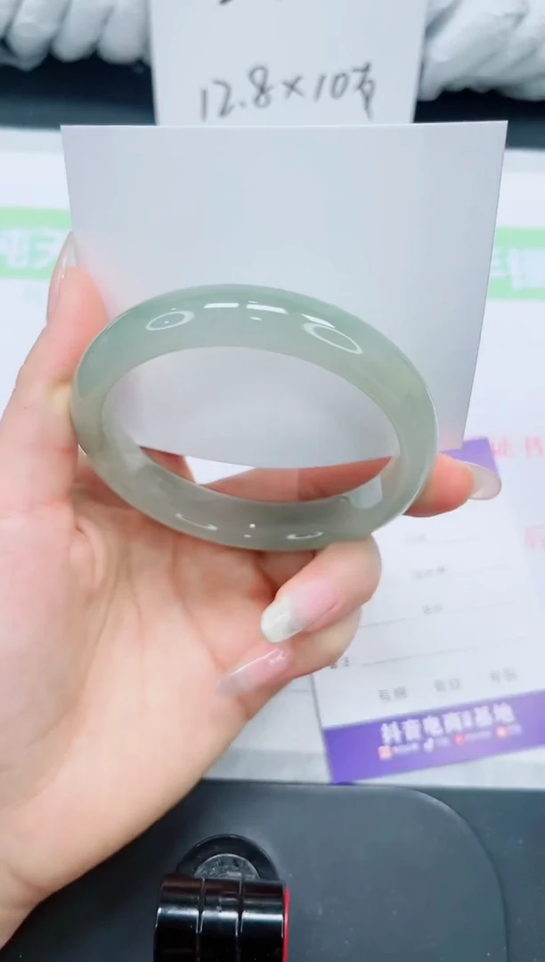 石英质玉手镯未镶嵌129-63