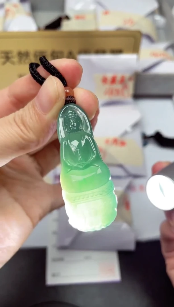 颈饰未镶嵌翡翠天然缅甸翡翠A货