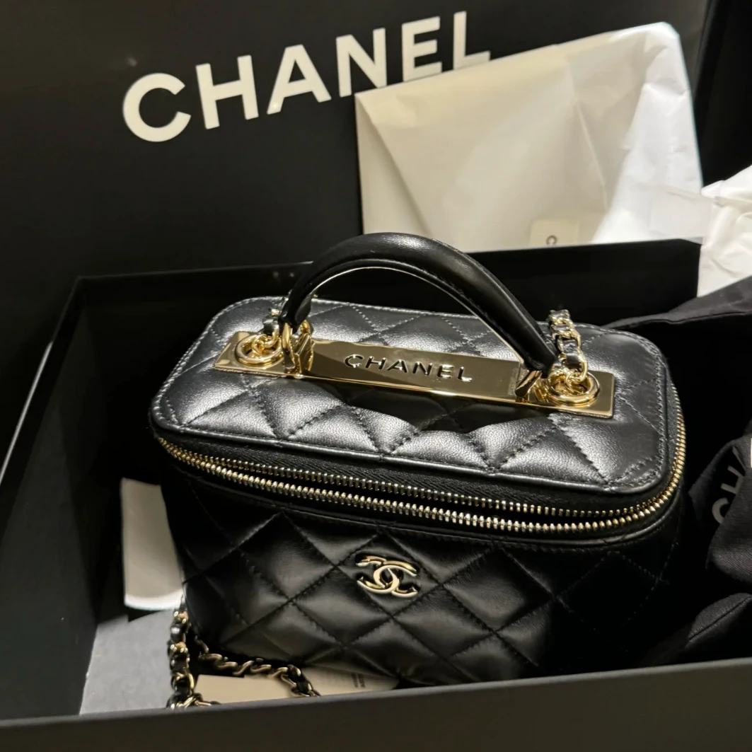 99新 Chanel/香奈儿 25C黑金化妆盒斜挎包B3936