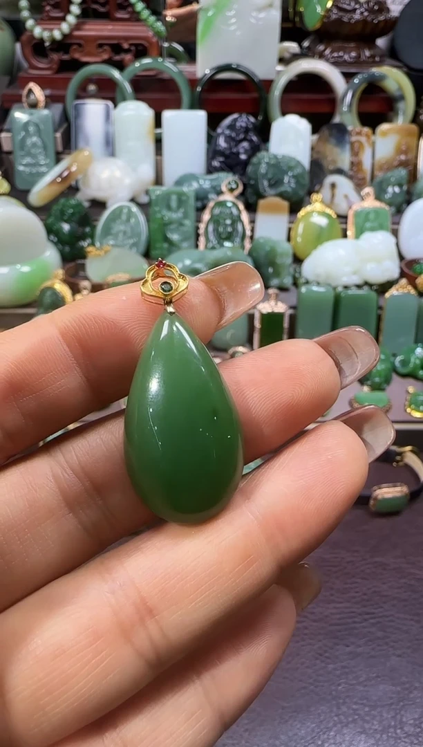 18K金镶嵌和田玉挂件【宏1222】20