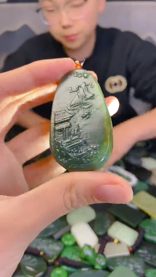 颈饰未镶嵌和田玉1