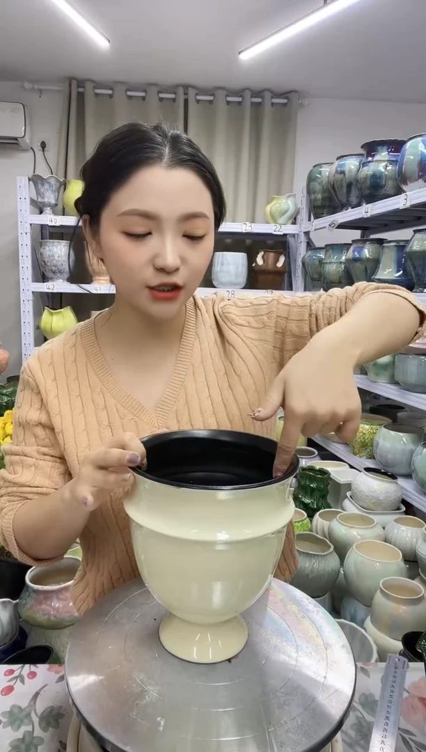 【12.7号】  花盆  高 ：20    口：15