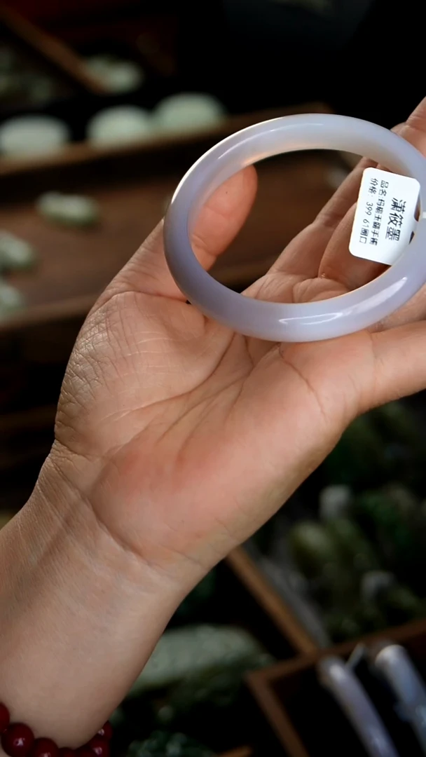 未镶嵌镯子玛瑙/玉髓3.4  60.7