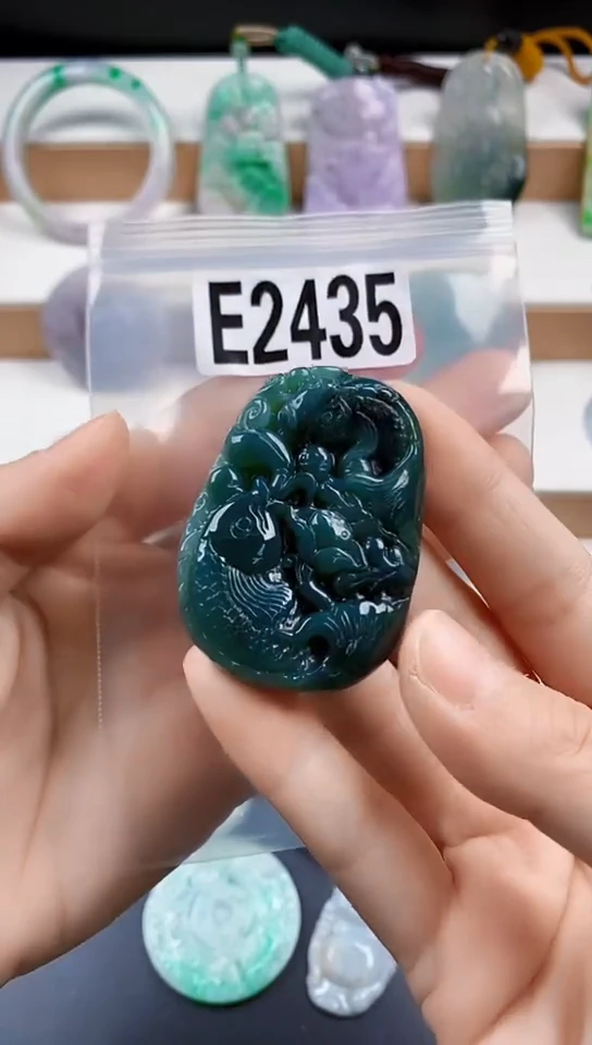 颈饰未镶嵌翡翠天然翡翠吊坠挂件