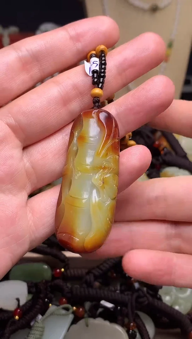 颈饰未镶嵌和田玉新疆料青海料清水和田玉吊坠