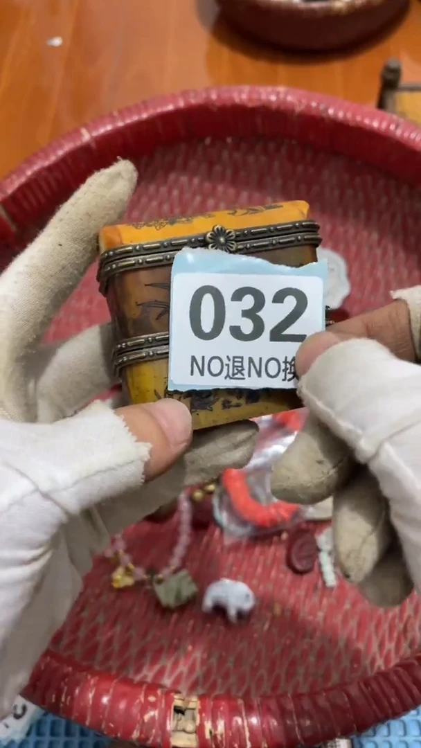 陶瓷七*”直播间火爆热卖啊