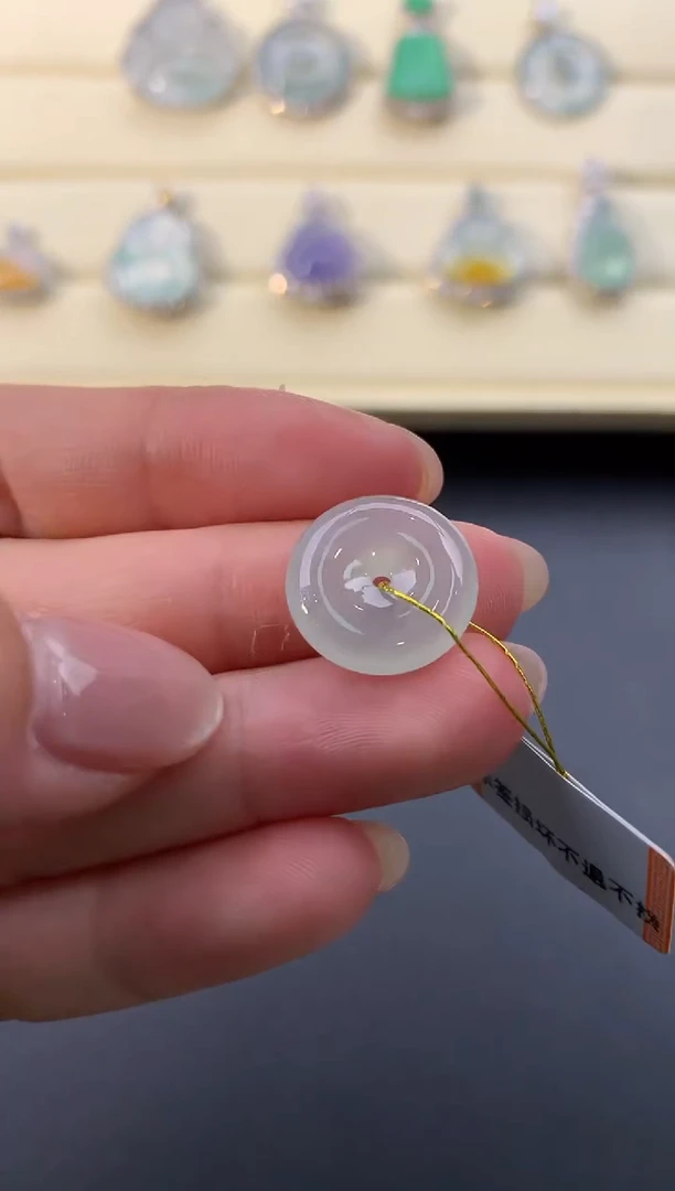 【闪购商品】翡翠颈饰未镶嵌D824