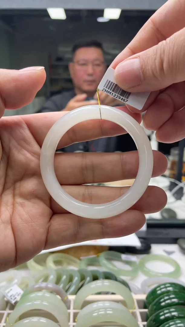 【闪购商品】和田玉手镯未镶嵌52-53圈口9467