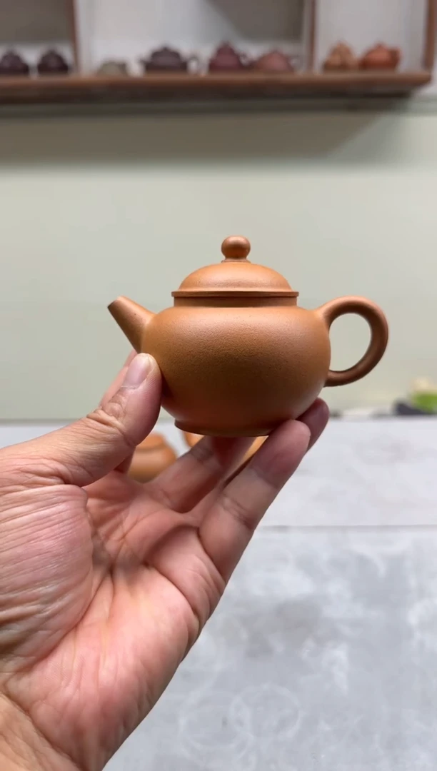 茶壶紫砂太**照110CC黄金段半手小巨轮