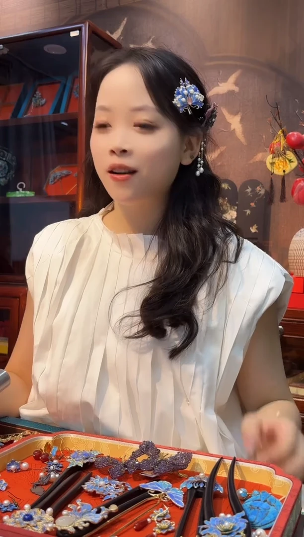 纯铜锆石合金娜*非遗重工耳环