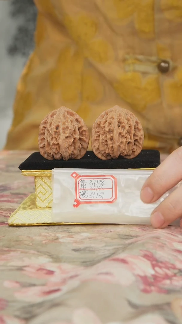 把件文玩核桃盘龙虎头