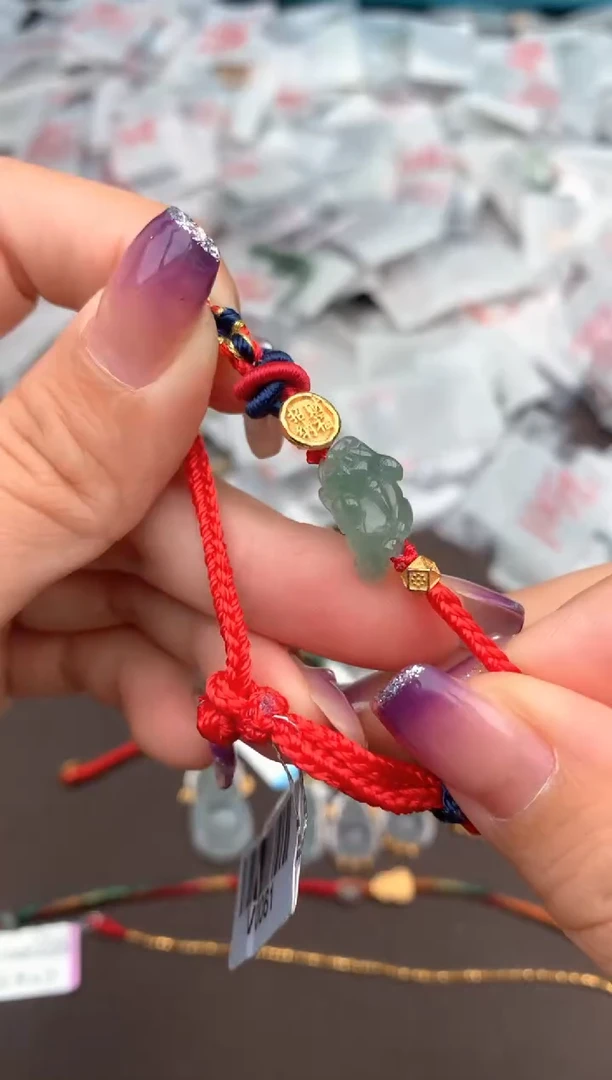 未镶嵌挂件翡翠—