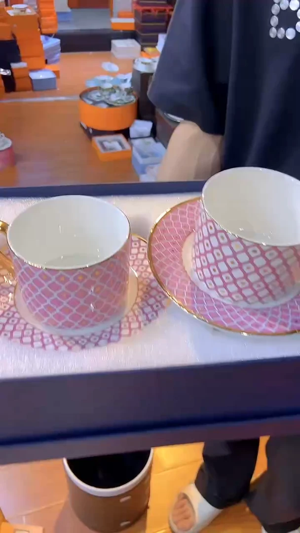 杯鸿辉家品牌瓷器，京东包邮！