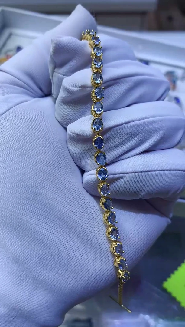 【闪购商品】蓝宝石手链银S925镶嵌........