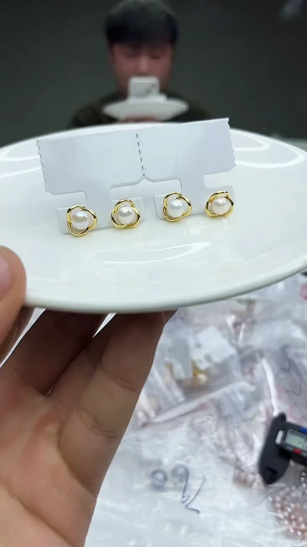 未镶嵌耳饰淡水珍珠白色系耳饰