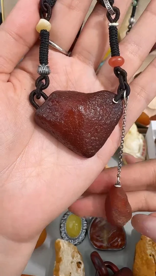 未镶嵌琥珀裸石平***?琥珀