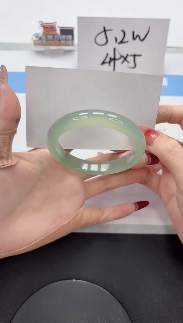 【闪购商品】石英质玉手镯未镶嵌A395-57.6