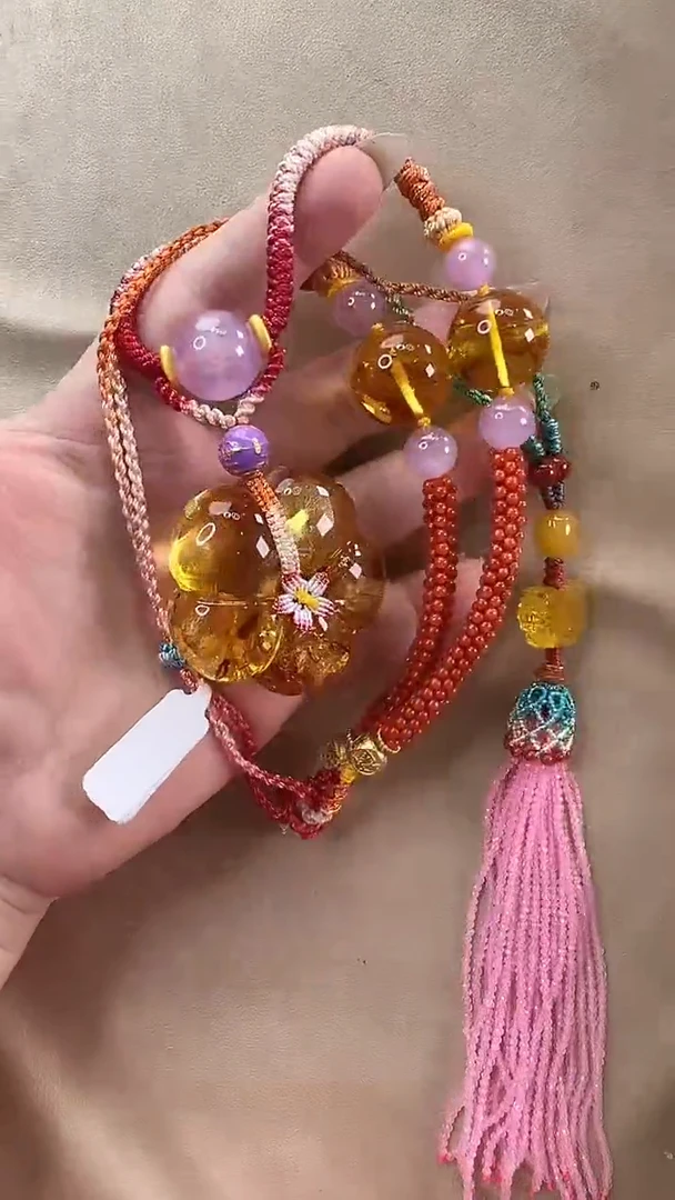 未镶嵌颈饰琥珀吊坠