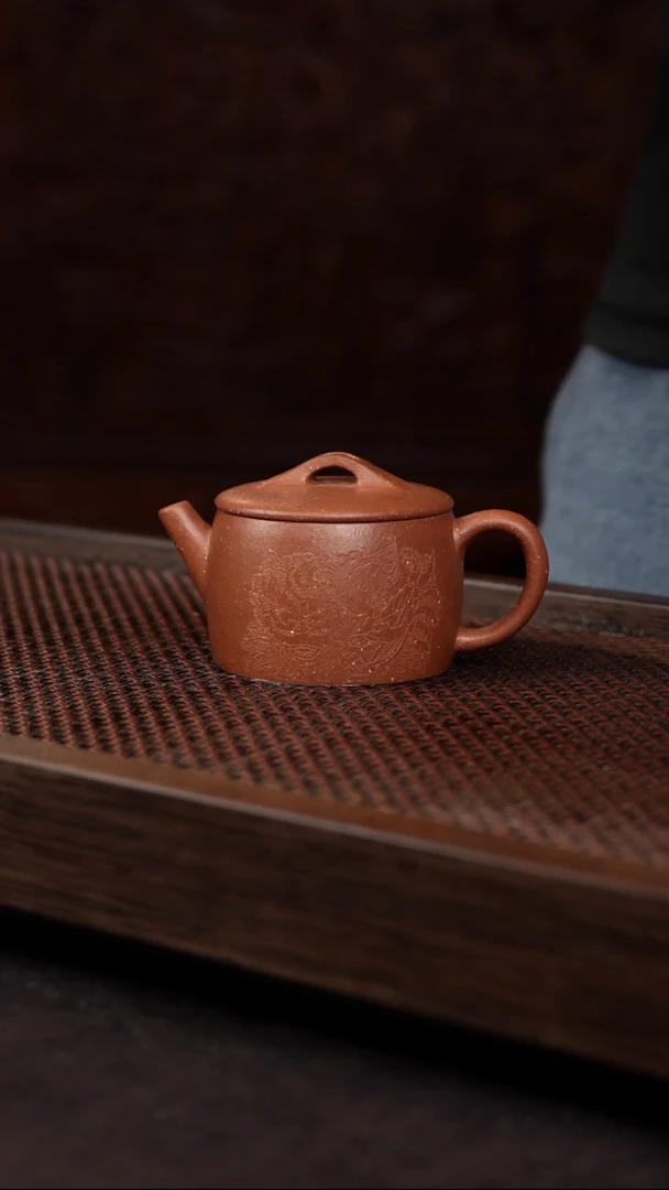 【闪购商品】紫砂茶壶老红泥刻绘汉瓦
