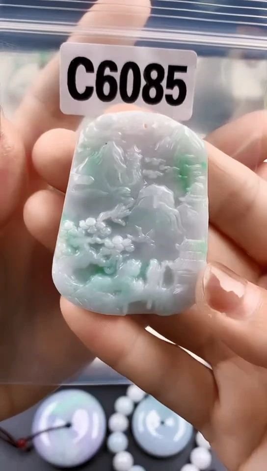 颈饰未镶嵌翡翠天然翡翠吊坠挂件