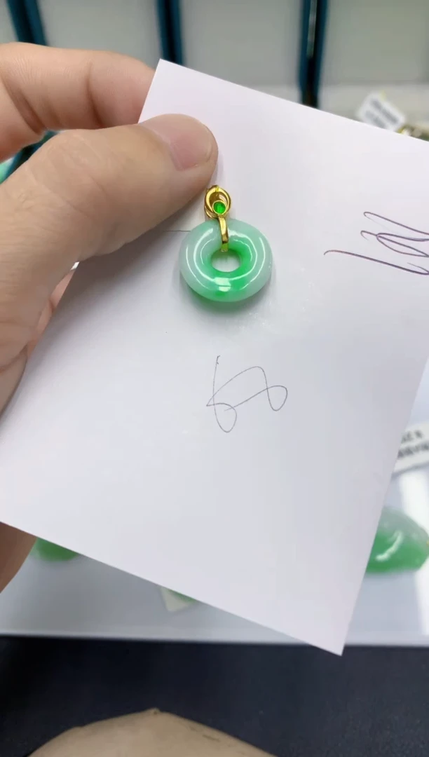 颈饰未镶嵌翡翠翡翠