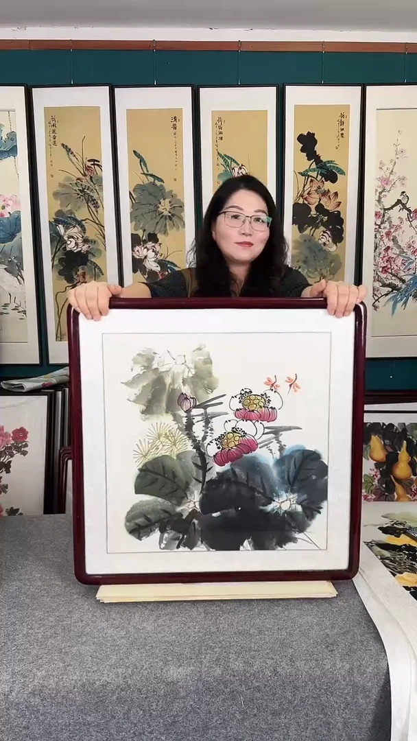 国画63*63荷花实木装裱