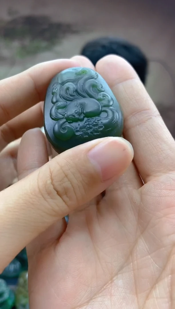 颈饰未镶嵌和田玉1