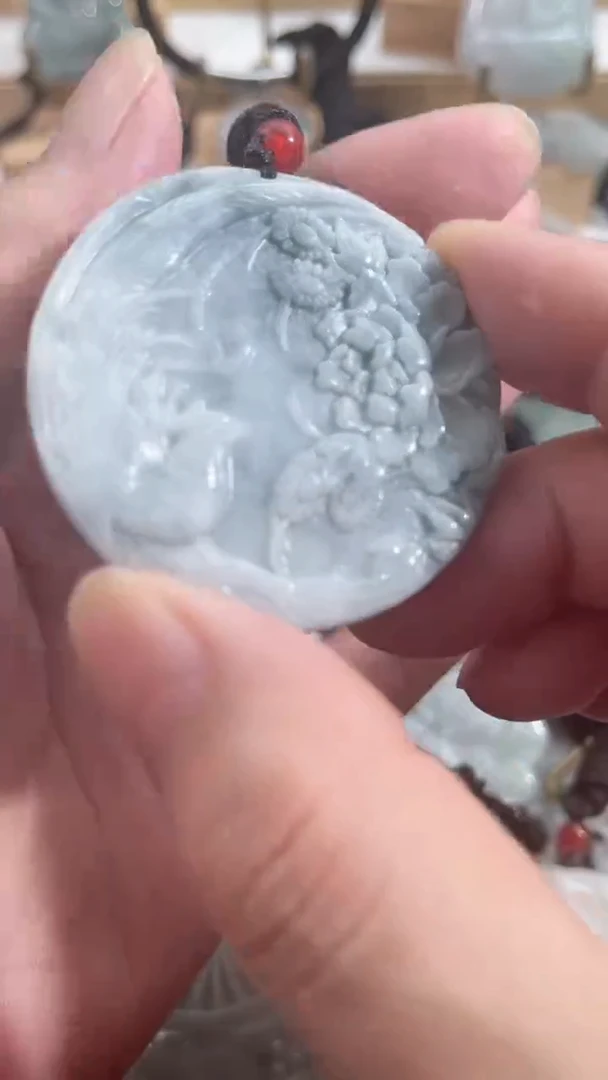 吊坠(赠链)未镶嵌翡翠10/15/      47