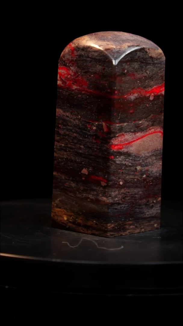 昌化石刘关张鸡血石