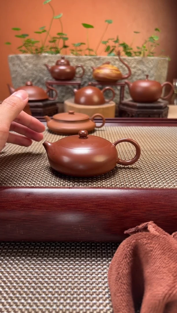 茶壶紫砂扁西施 纯手工超薄胎 陈腐老朱泥