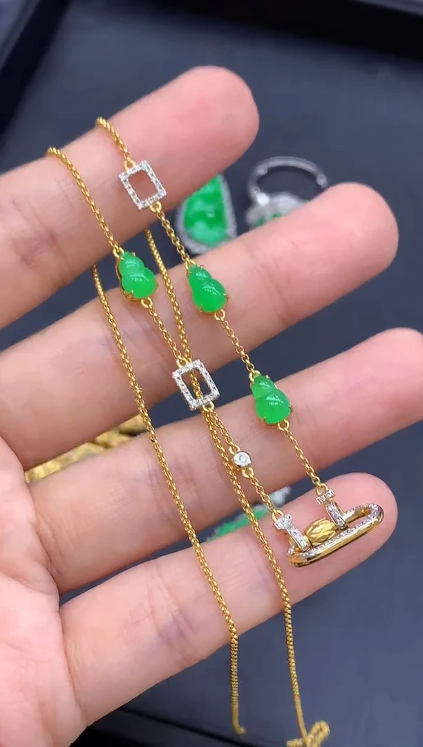 颈饰18K金镶嵌翡翠655-中国好珍宝