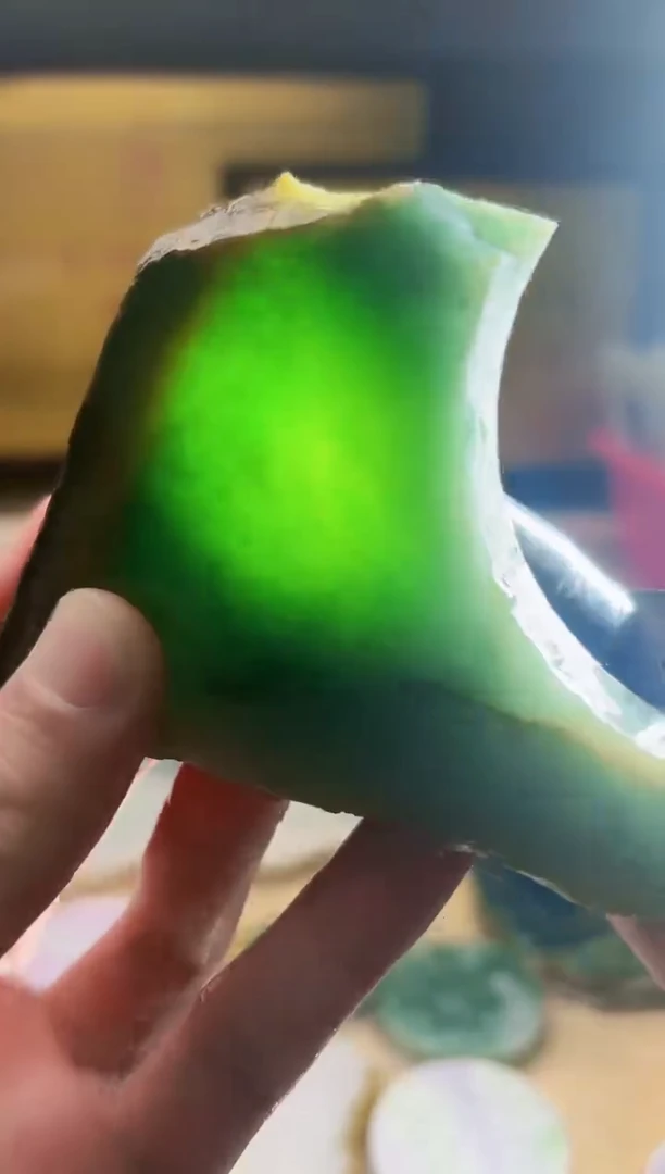 翡翠挂件未镶嵌A货张麦7445