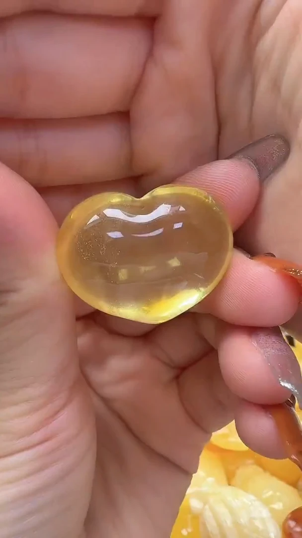 裸石琥珀未镶嵌如图