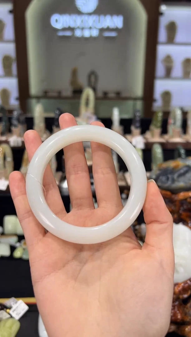 和田玉未镶嵌颈饰新疆和田玉且末白手镯007W