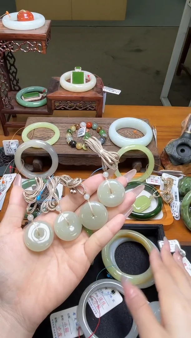 吊坠(不含链)未镶嵌和田玉新疆黑山 平安扣 多样性发一