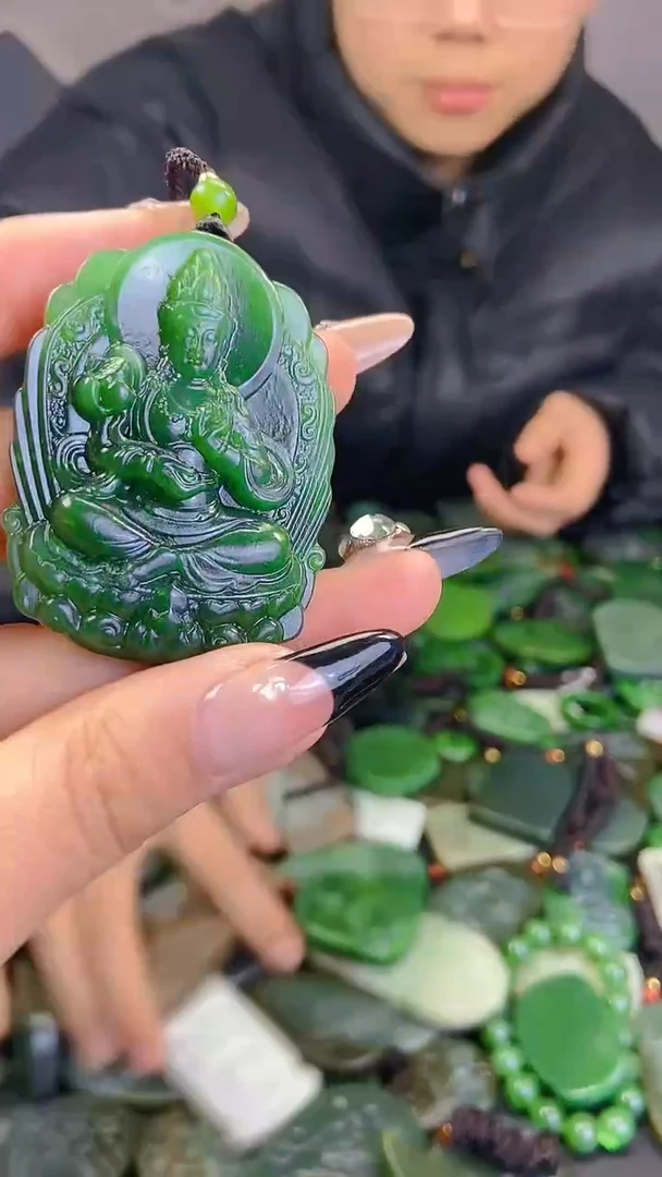 颈饰未镶嵌和田玉1