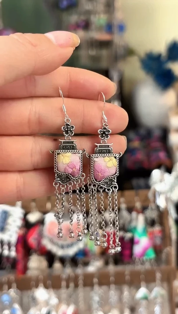 彩云南阁非遗老绣苗银饰品221