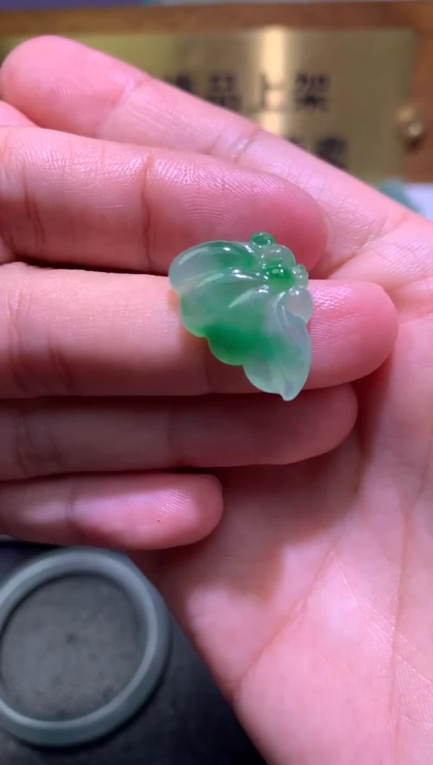 未镶嵌定制翡翠毛货