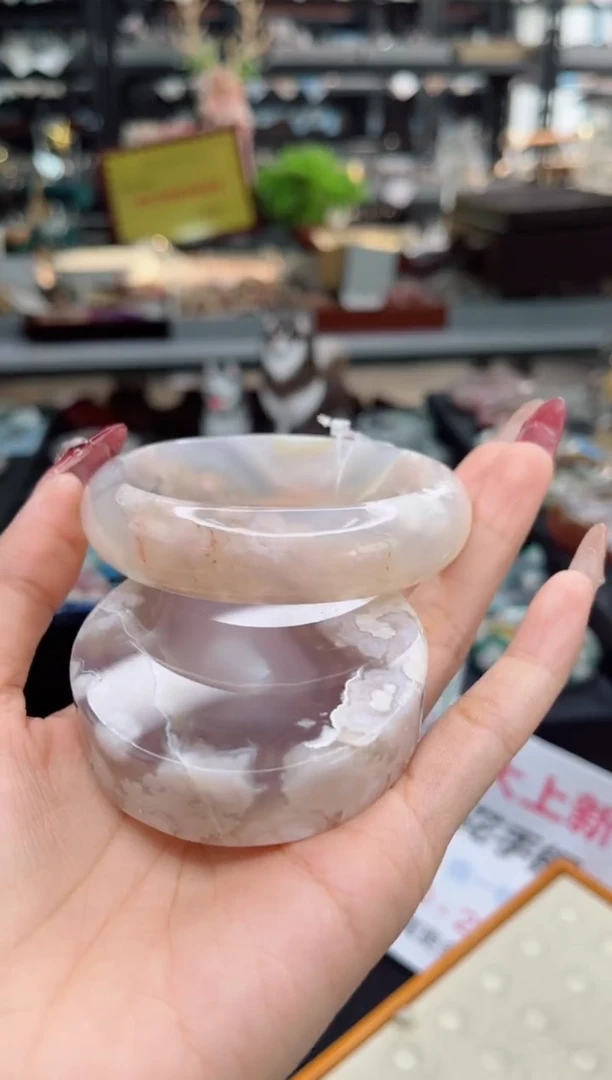 【闪购商品】石英质玉手镯未镶嵌63圈口（赠品镯心）1411228