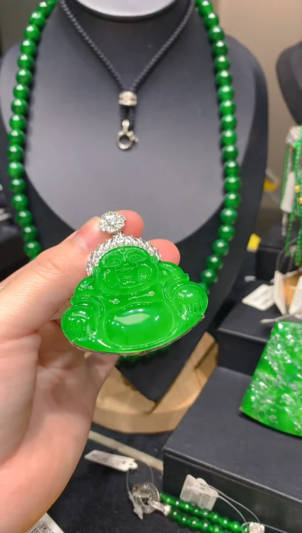 颈饰银S925镶嵌翡翠40一季